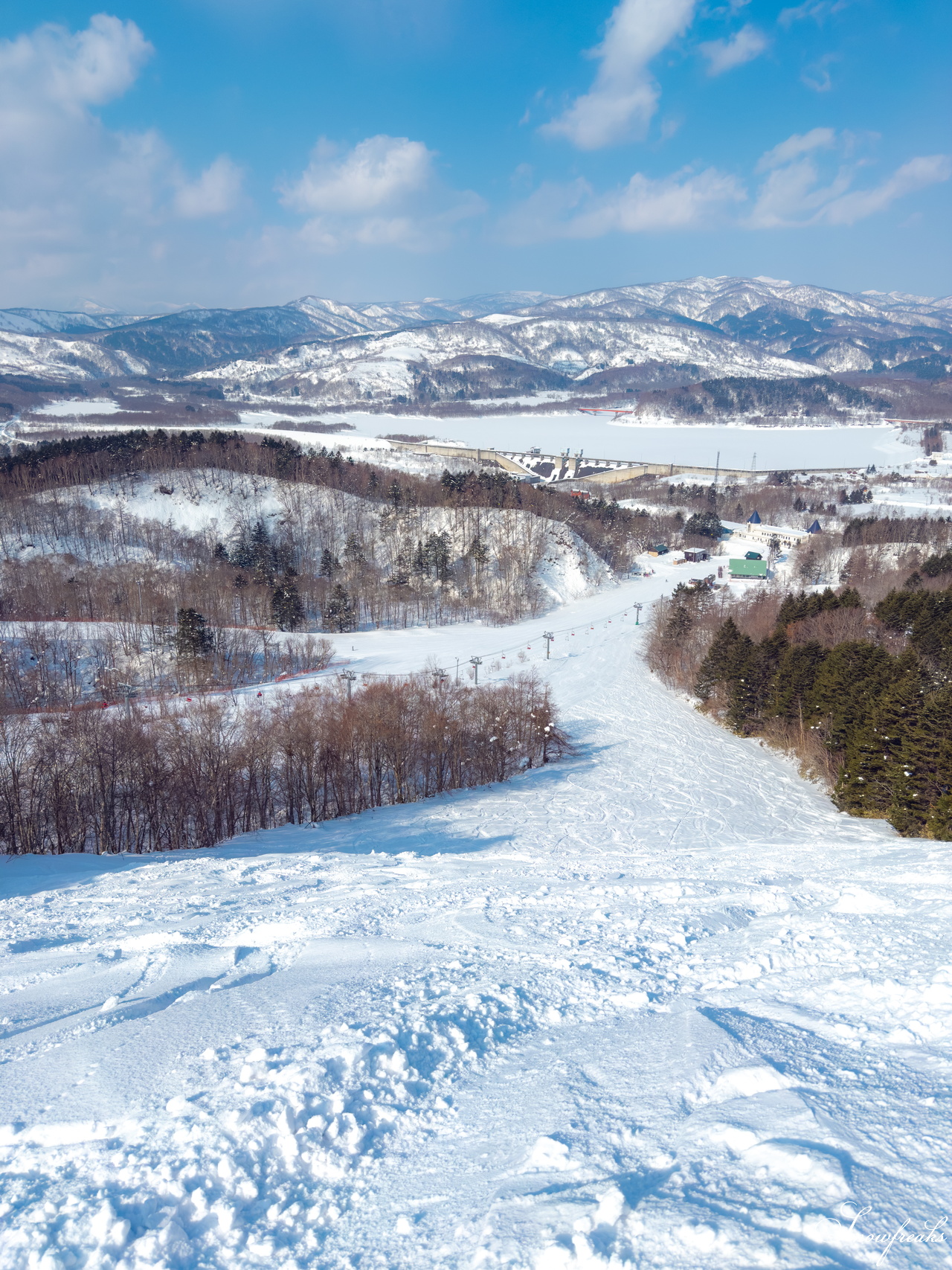 今金町ピリカスキー場｜札幌から車で約３時間。少し足を延ばしてでも、シーズン中に一度は訪れたい SNOW Freaks お気に入りの道南ローカルゲレンデ♪